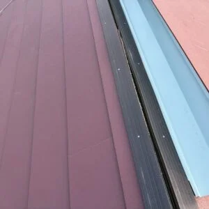 新しい谷板金を設置